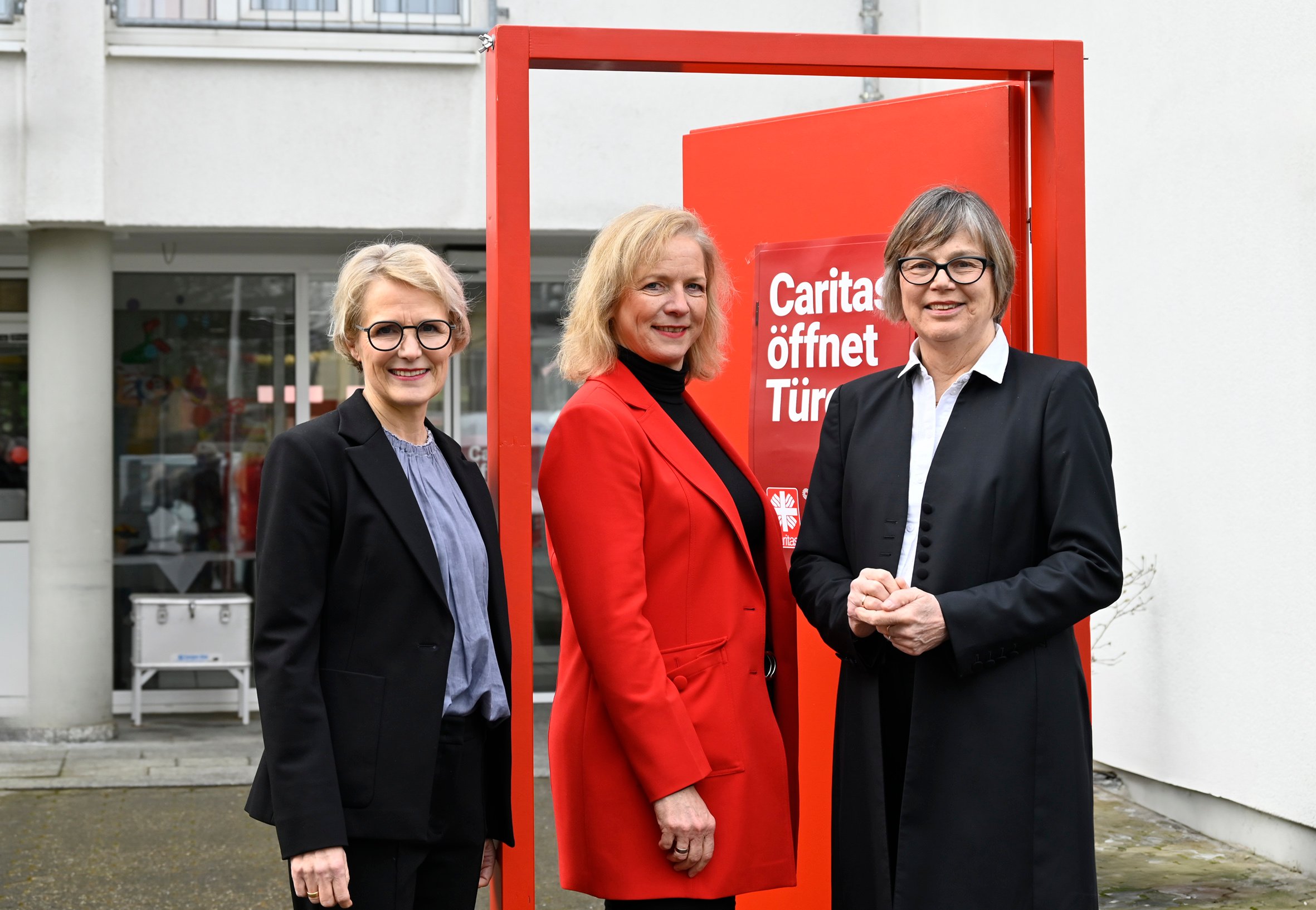 Startet das Projekt Wasserläufer für Kinder aus dem flut-betroffenen Erftstadt: Katja Pelzer von der Caritas-Erziehungs- und Familienberatungsstelle Erftstadt. Nicht im Foto: Mitinitiatorin Anne Steinert. (c) Carsten Preis