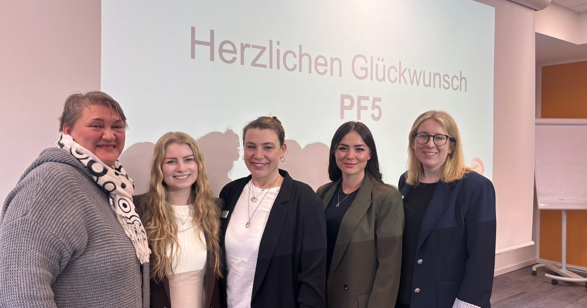 Abschluss zur Pflegefachfrau (c) Caritasverband für den Rhein-Erft-Kreis e.V.