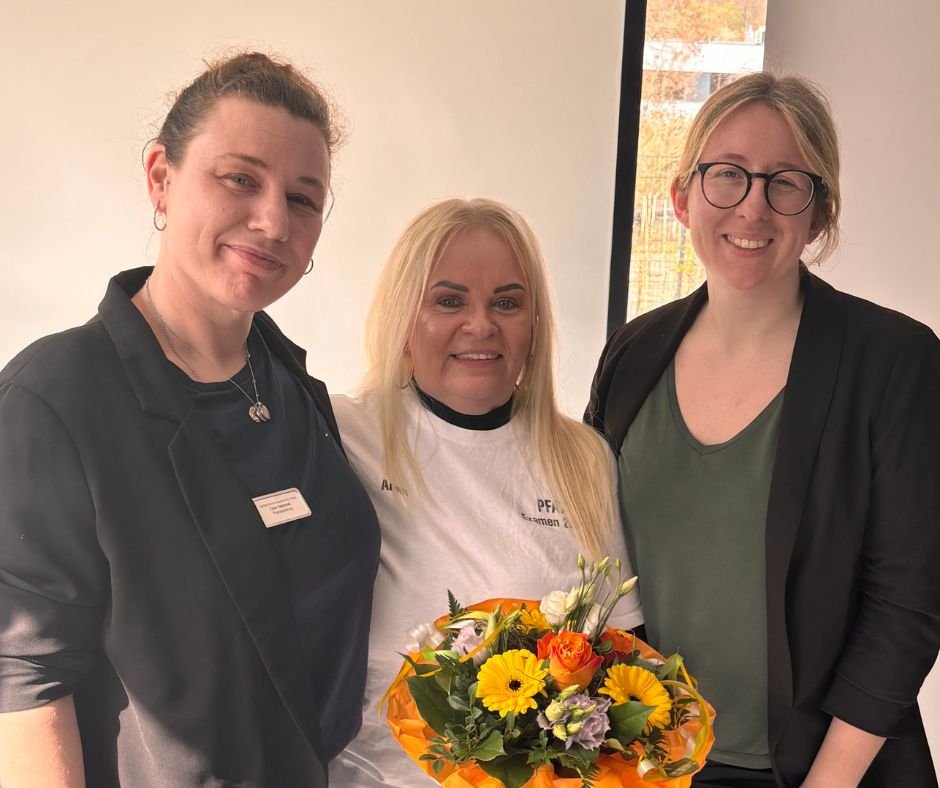 Gratulation zum Abschluss PFA (c) Caritasverband für den Rhein-Erft-Kreis e.V.